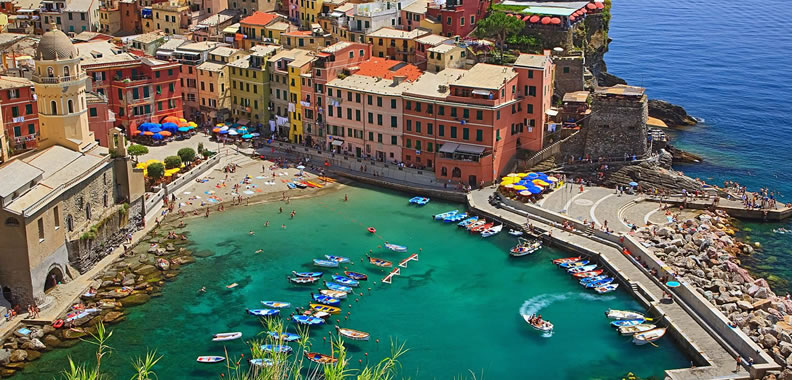 Discover Cinque Terre in Italy - Rolling Hills Francesco Conforti