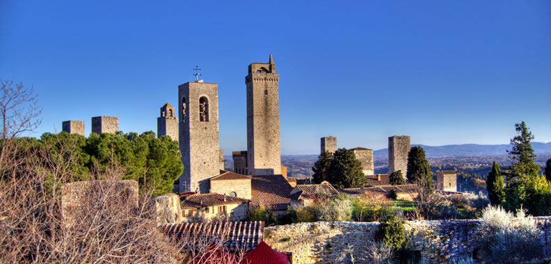 Discover San Gimignano in Italy - Rolling Hills Francesco Conforti