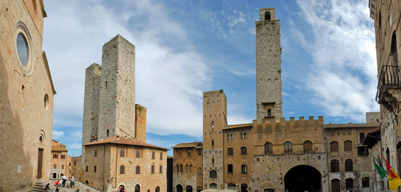 Discover San Gimignano in Italy - Rolling Hills Francesco Conforti